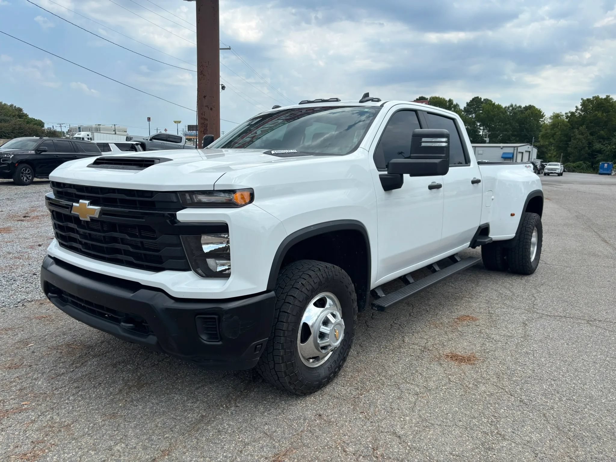 Used 2024 Chevrolet Silverado 3500 W/T AWD/4WD image 9