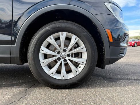 Used 2020 Volkswagen Tiguan S image 9