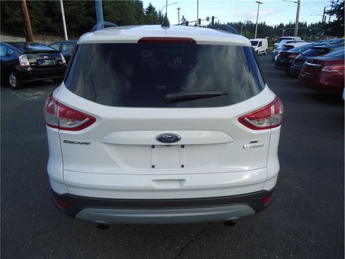 Used 2015 Ford Escape SE w/ Equipment Group 201A AWD/4WD image 7