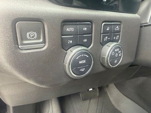 Used 2023 Chevrolet Silverado 1500 ZR2 w/ Technology Package AWD/4WD image 16