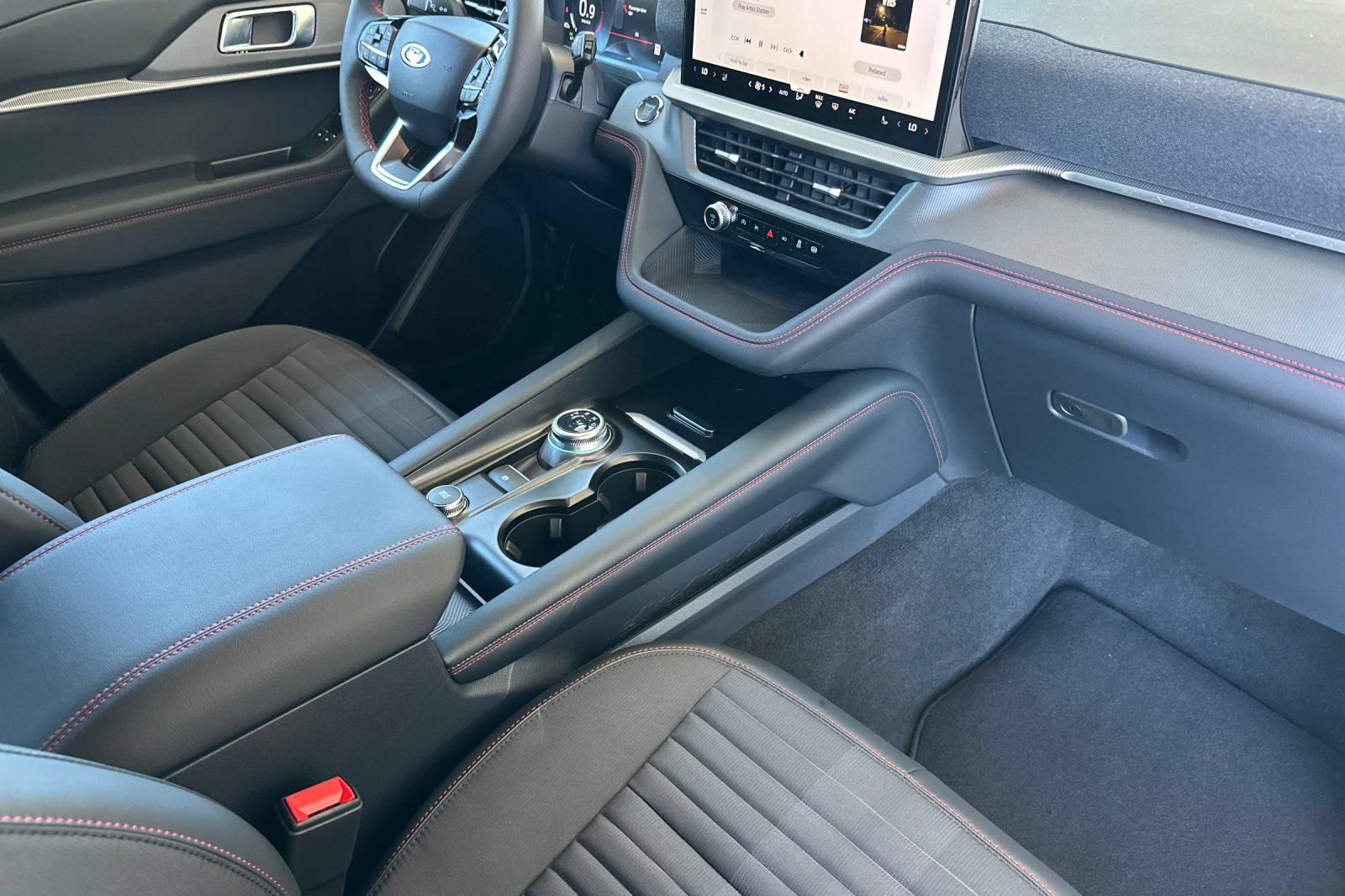 New 2025 Ford Explorer ST-Line RWD image 16