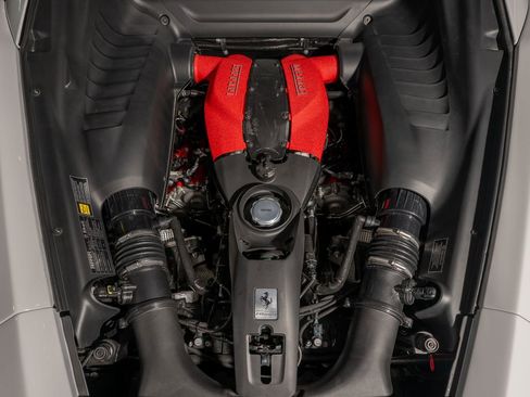 Certified 2022 Ferrari F8 Tributo RWD image 38