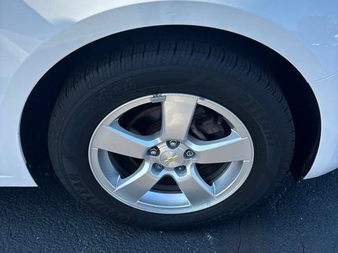 Used 2015 Chevrolet Cruze LT FWD image 7