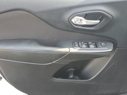 Used 2016 Jeep Cherokee Latitude w/ Safety/Convenience Group FWD image 14