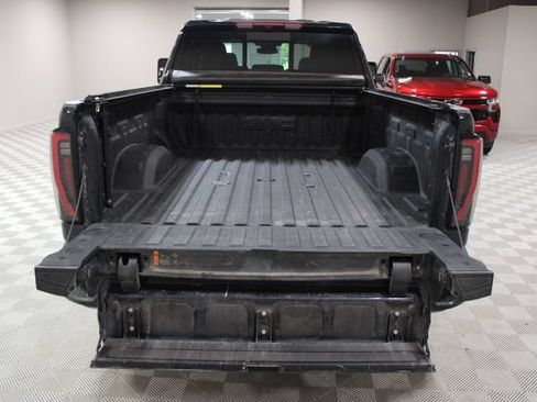 Used 2025 GMC Sierra 2500 AT4 AWD/4WD image 14