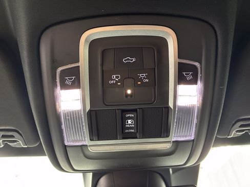 Used 2021 RAM 1500 Laramie w/ Sport Appearance Package AWD/4WD image 19