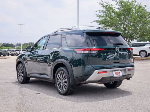 Used 2024 Nissan Pathfinder SL w/ SL Premium Package image 6