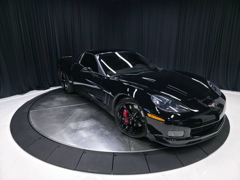 Used 2013 Chevrolet Corvette Grand Sport w/ 2LT Preferred Equipment Group RWD image 16