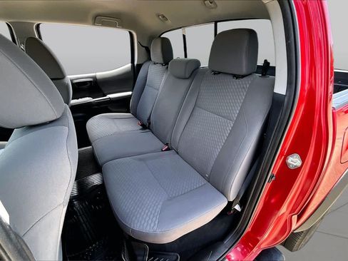 Used 2020 Toyota Tacoma SR5 AWD/4WD image 19