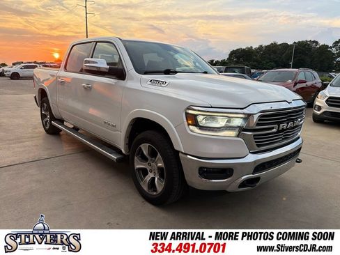 Used 2019 RAM 1500 Laramie AWD/4WD image 1