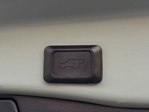 Used 2019 Toyota RAV4 XLE w/ Convenience Package FWD image 51