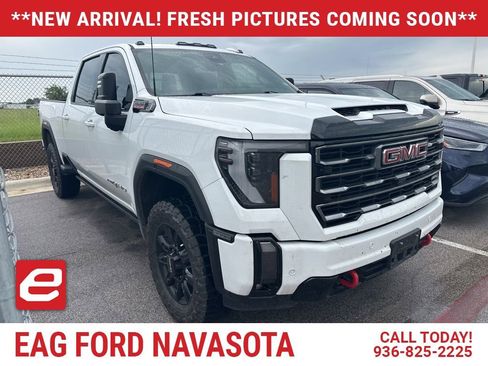 Used 2024 GMC Sierra 2500 AT4 w/ AT4 Premium Plus Package AWD/4WD image 1