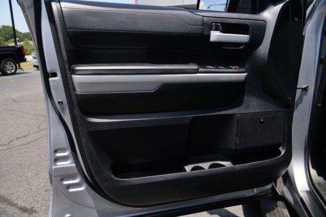 Used 2019 Toyota Tundra Limited w/ Limited Premium Package AWD/4WD image 28
