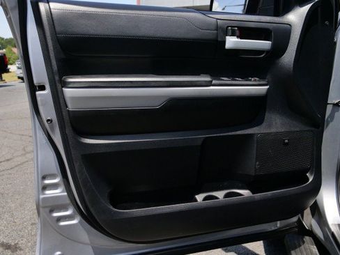 Used 2019 Toyota Tundra Limited w/ Limited Premium Package AWD/4WD image 28