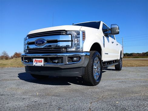 Certified 2019 Ford F250 Lariat w/ Chrome Package image 20