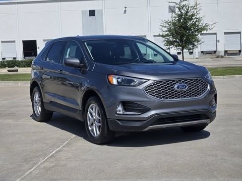 Used 2023 Ford Edge SEL w/ Convenience Package AWD/4WD image 3