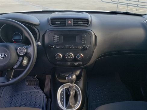 Used 2015 Kia Soul FWD image 9