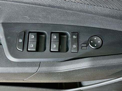 Used 2025 Kia Sportage LX FWD image 15