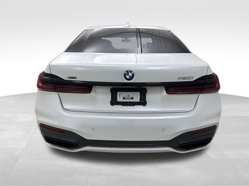 Used 2022 BMW 750i xDrive w/ Luxury Rear Seating Package AWD/4WD image 9