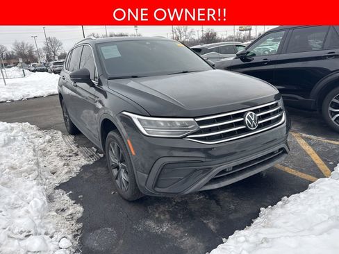 Used 2023 Volkswagen Tiguan SE image 3
