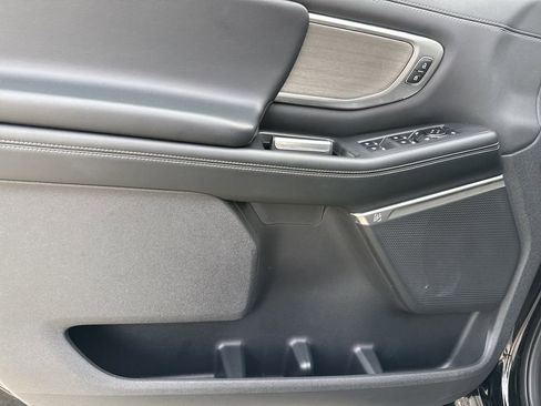 Used 2025 Ford Expedition Platinum AWD/4WD image 10