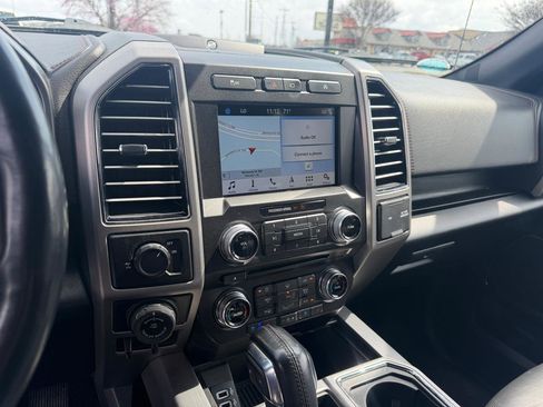 Used 2018 Ford F150 Platinum w/ Equipment Group 701A Luxury image 9