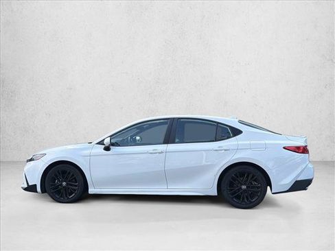 Used 2025 Toyota Camry SE FWD image 8
