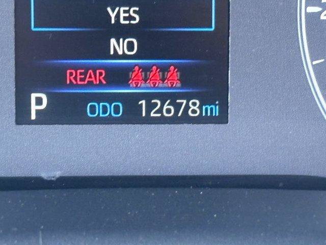 Used 2025 Toyota Corolla Cross LE w/ Moonroof Package AWD/4WD image 26