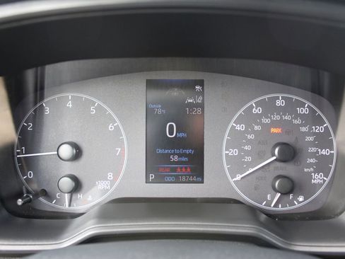 Used 2023 Toyota Corolla Cross LE w/ Moonroof Package AWD/4WD image 27