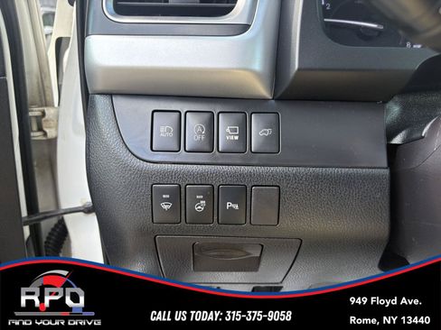 Used 2019 Toyota Highlander Limited Platinum AWD/4WD image 23