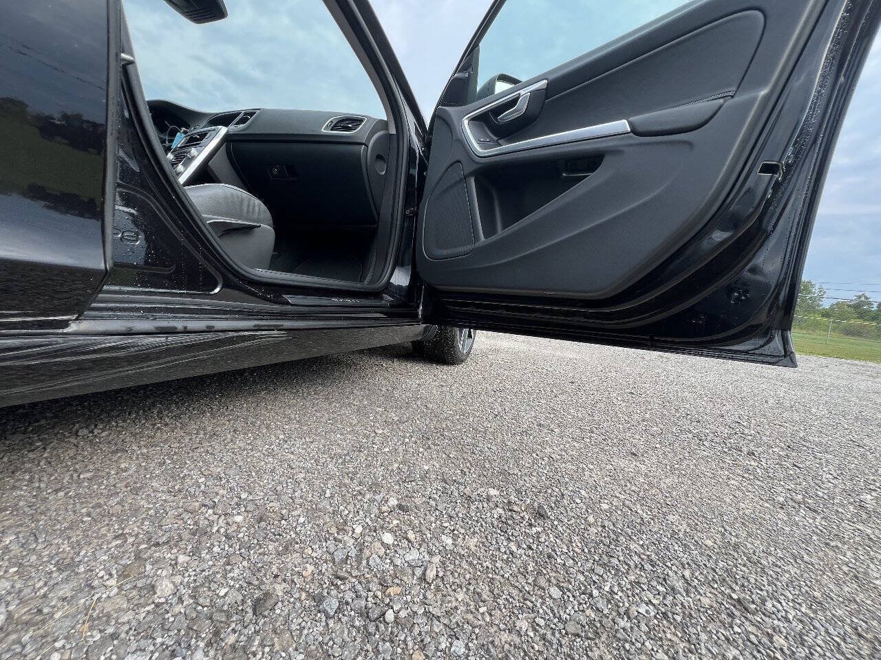 Used 2018 Volvo S60 T5 Dynamic w/ Vision Package FWD image 19