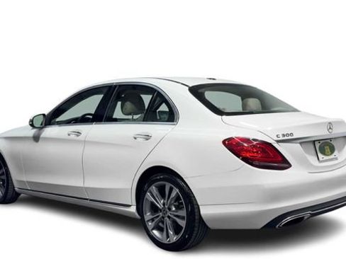Used 2019 Mercedes-Benz C 300 Sedan w/ Premium Package image 4