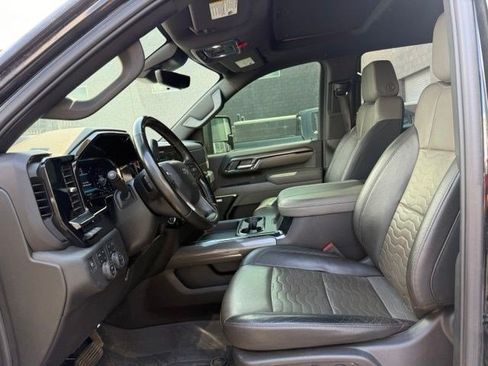 Used 2024 Chevrolet Silverado 2500 ZR2 w/ Technology Package AWD/4WD image 8
