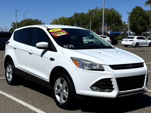 Used 2015 Ford Escape SE FWD image 3