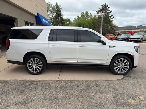 Used 2021 GMC Yukon XL Denali w/ Denali Ultimate Package AWD/4WD image 9