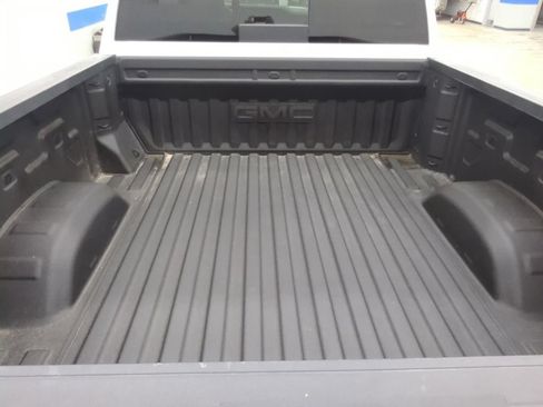 Used 2026 GMC Sierra 2500 AT4 w/ Technology Package AWD/4WD image 31