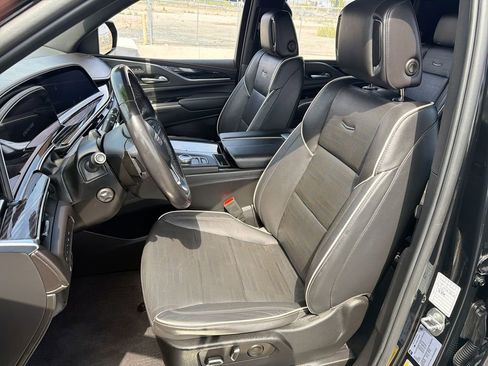 Used 2023 Cadillac Escalade ESV Sport AWD/4WD image 13
