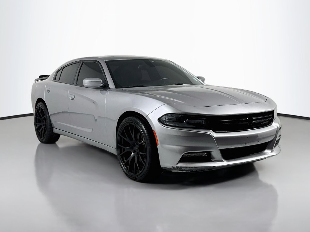 Used 2016 Dodge Charger SXT w/ AWD Plus Group image 4