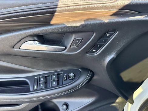 Used 2019 Buick Envision Essence AWD/4WD image 17