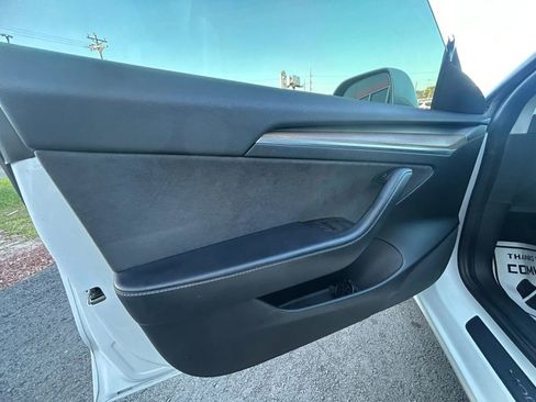 Used 2021 Tesla Model 3 Standard Range Plus image 14