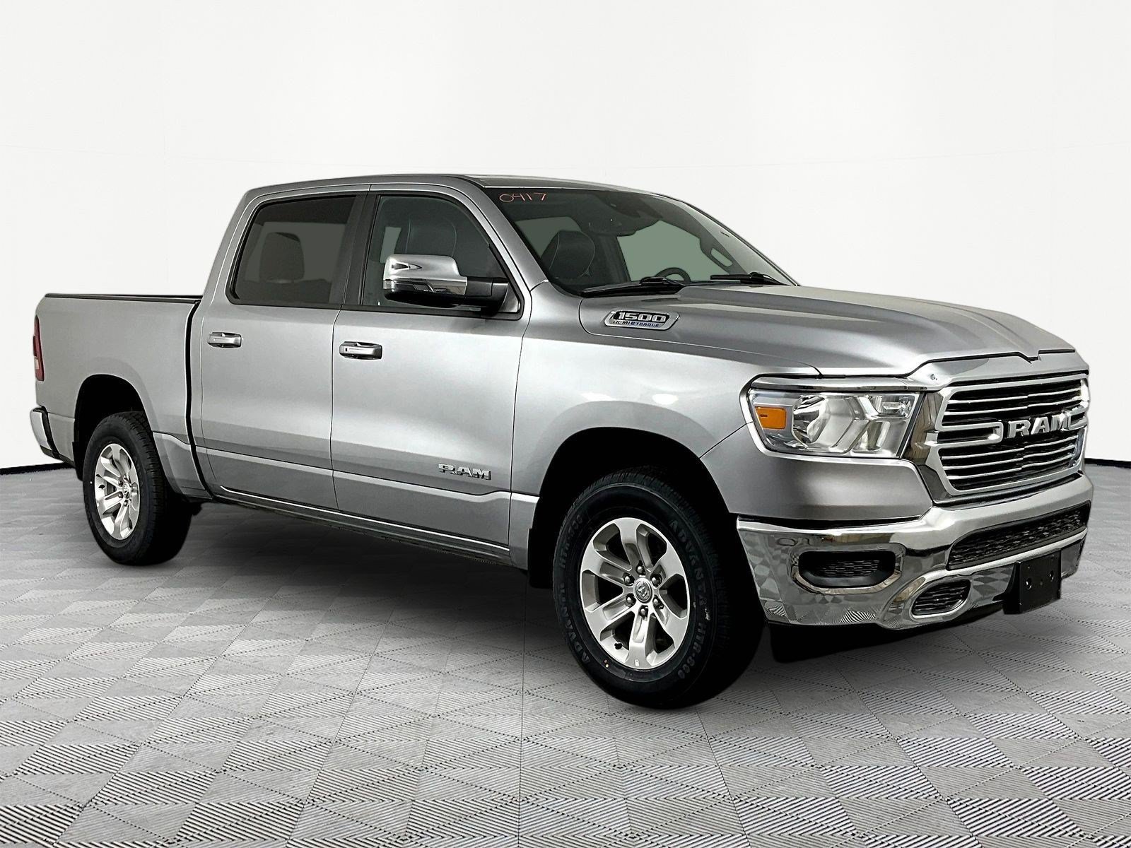Used 2023 RAM 1500 Laramie AWD/4WD image 10