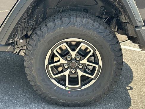 New 2026 Jeep Wrangler Unlimited Rubicon AWD/4WD image 18