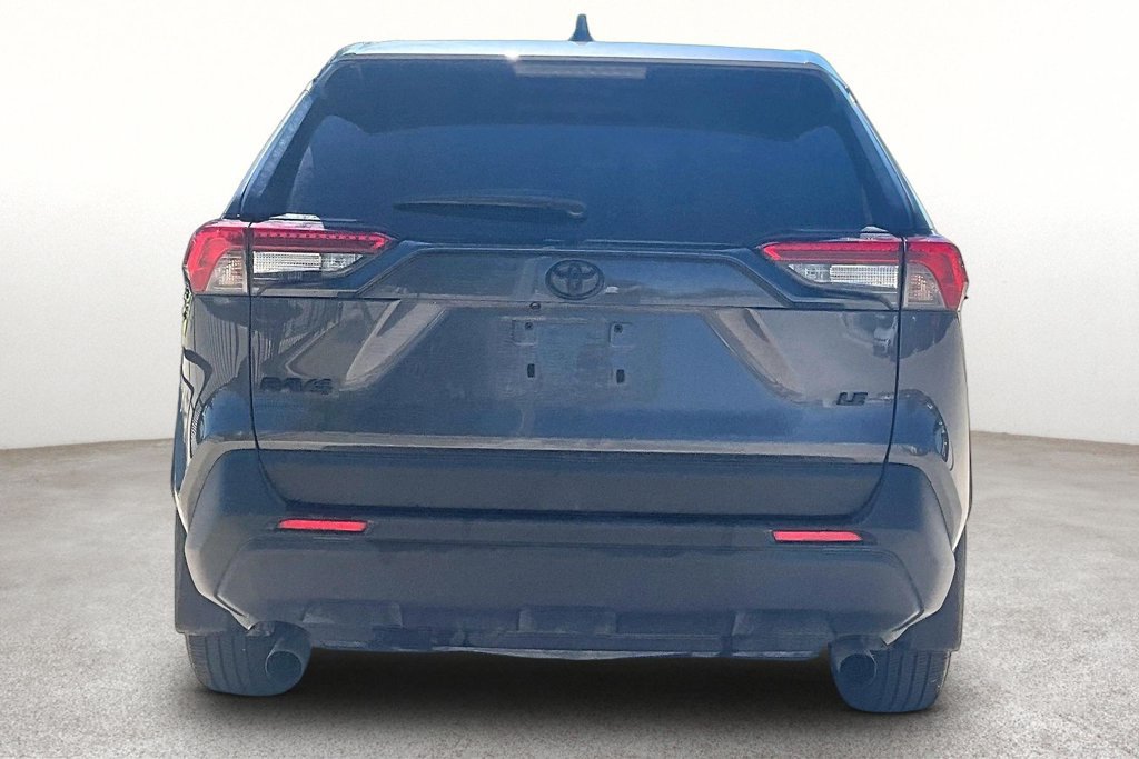 Used 2023 Toyota RAV4 LE FWD image 4