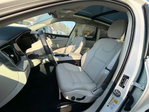 Certified 2023 Volvo XC60 B5 Plus image 27