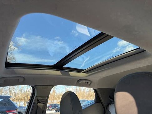 Used 2022 Chevrolet Bolt EUV Premier w/ Sun & Sound Package image 32