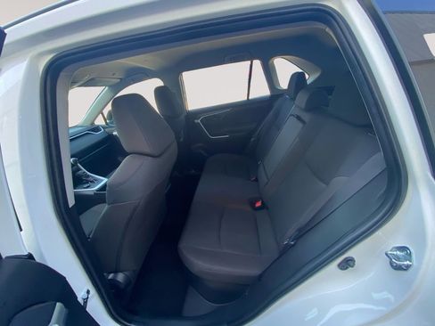 Used 2025 Toyota RAV4 LE AWD/4WD image 8