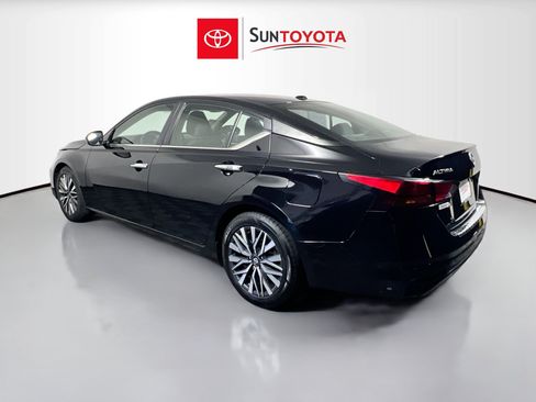 Used 2023 Nissan Altima 2.5 SV FWD image 6