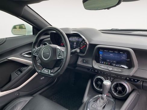 Used 2022 Chevrolet Camaro SS RWD image 10