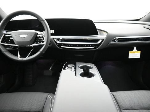 New 2025 Cadillac Lyriq Luxury image 9
