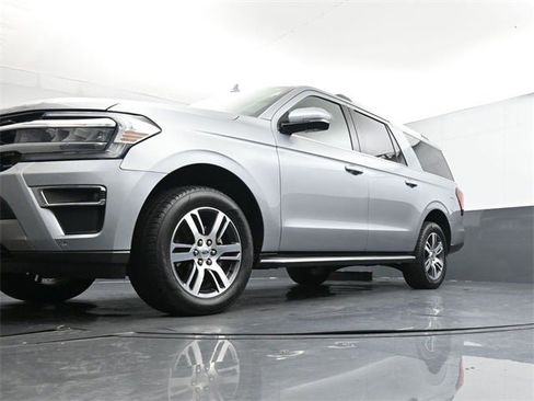 Used 2022 Ford Expedition Max Limited image 32